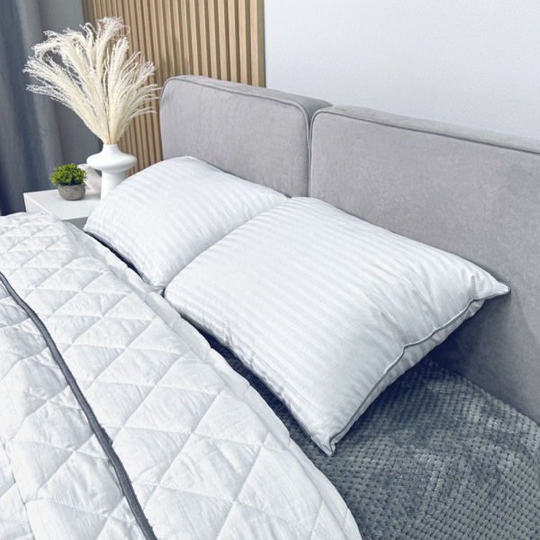 Фото Подушка Vella «Satin»